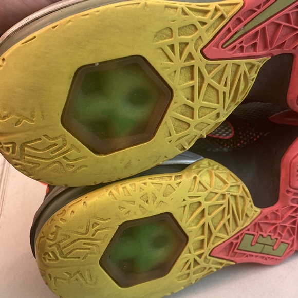 Nike LeBron 12 Low Remix 724557-003 shoes main image 9